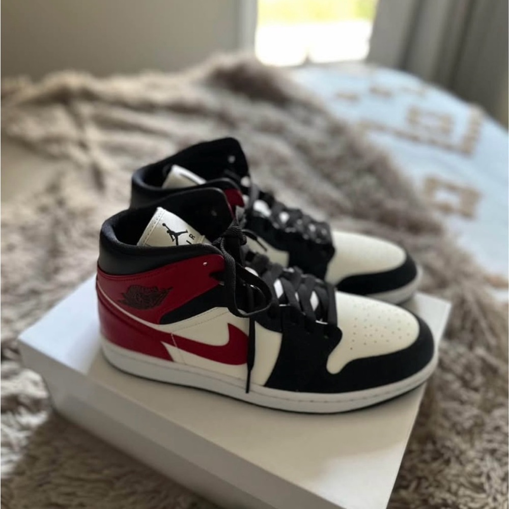 Nike Air Jordan Mid Sneakers